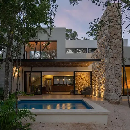 Twelve O'clock - Luxury Villa