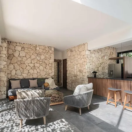 Villa Twelve O'clock - Luxury