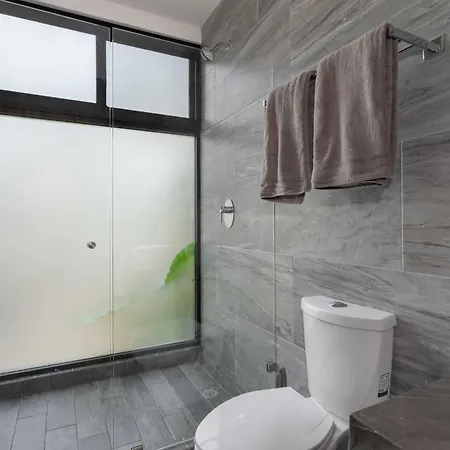 Villa Twelve O'clock - Luxury