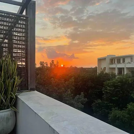 Stunning 2 Bd Ph W Private Pool