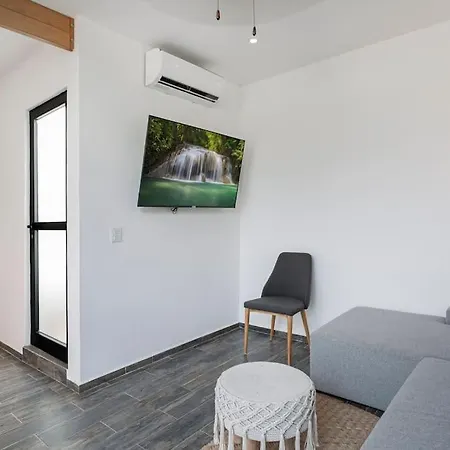Stunning 4br - Rooftop Pool, 5 Mins To