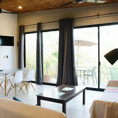 Espaciosa Casa: 4 Suites, Jardin, Palapa Y Alberca * Tulum