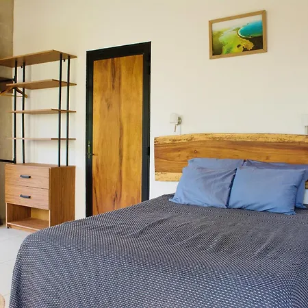 Espaciosa Casa: 4 Suites, Jardin, Palapa Y Alberca
