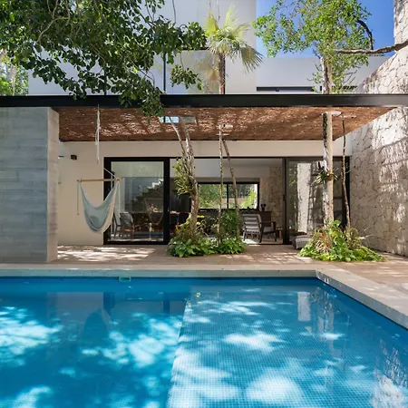 Twelve O'clock - Luxury Villa