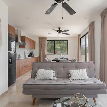 2bd With Rooftop Pool Near