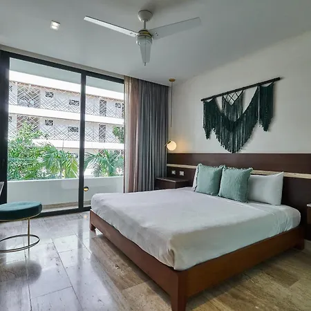 Flawless In With Balcony Pool & Gym Apartment *