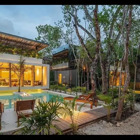 Jungle Treehouse *
