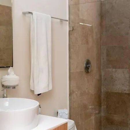 Gaia Luxurious, Comfortable And Well Located Ac Wi-fi