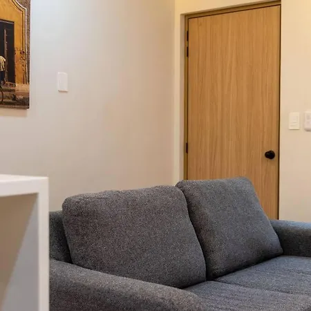 Gaia Luxurious, Comfortable And Well Located Ac Wi-fi Apartment