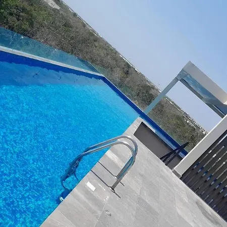 Tranquilo 1br C/ Balcon Y Bella Vista En Aldea Z Apartment *