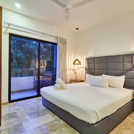 Chic In With Private Balcony Pool Shared Lounge Area & Gym Apartment Tulum