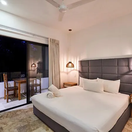 Chic In With Private Balcony Pool Shared Lounge Area & Gym Tulum