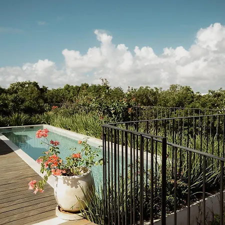 Grande Luxury Group Escape