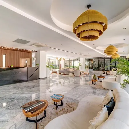 Apartment New Palais With Private Balcony And Common Roof Pool