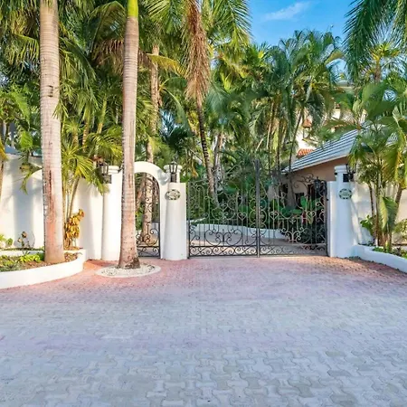 101 With 9 Bedrooms In Tulum, Mexico *
