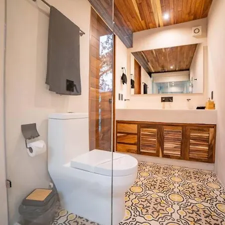 Bright Eco-friendly Studio In Apartment *