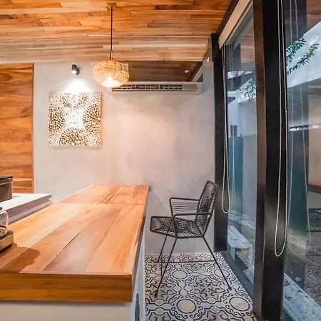 Bright Eco-friendly Studio In Apartment *