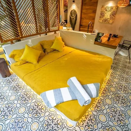 Apartment Bright Eco-friendly Studio In *