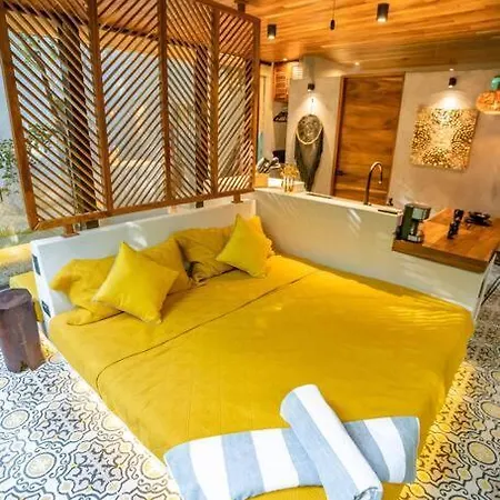 Bright Eco-friendly Studio In Apartment Tulum