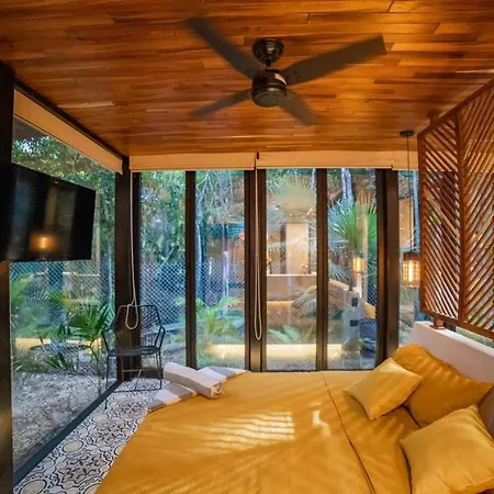 Bright Eco-friendly Studio In Apartment *
