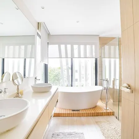 Apartment Sanctuary Amazing 3br Ph Private Pool