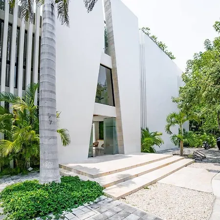 Apartment Sanctuary Amazing 3br Ph Private Pool