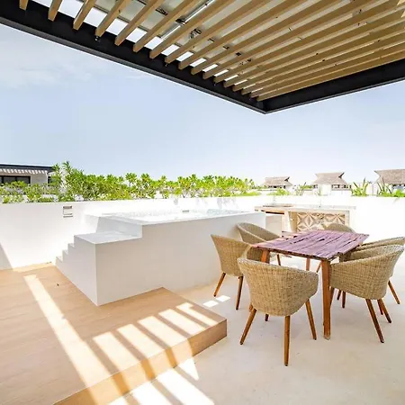 Apartment Sanctuary Amazing 3br Ph Private Pool *
