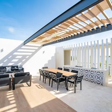 Apartment Sanctuary Amazing 3br Ph Private Pool *
