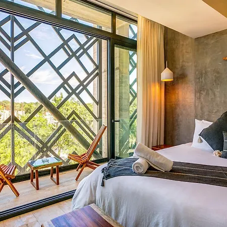 New Palais With Private Balcony And Common Roof Pool Apartment Tulum