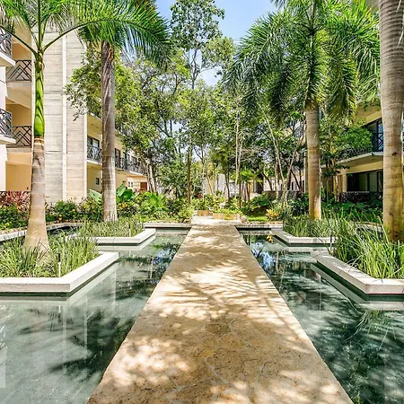 New Palais With Private Balcony And Common Roof Pool