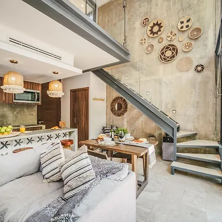 2 Apts In Swim Up Bay With Cenote, Gym, Beach Club Apartment