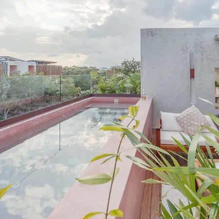 Primrose Jungle Paradise Villa, 3brd, Island Shower, 2 Private Pools, Gourmet Dining & 24hr Security Villa *