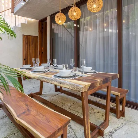 Primrose Jungle Paradise Villa, 3brd, Island Shower, 2 Private Pools, Gourmet Dining & 24hr Security Tulum