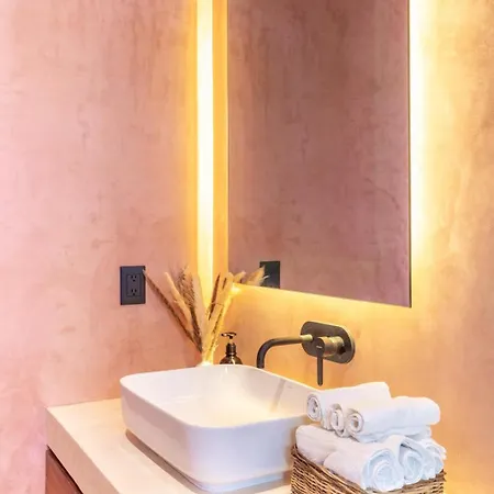Primrose Jungle Paradise Villa, 3brd, Island Shower, 2 Private Pools, Gourmet Dining & 24hr Security Tulum