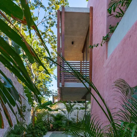 Villa Primrose Jungle Paradise Villa, 3brd, Island Shower, 2 Private Pools, Gourmet Dining & 24hr Security Tulum