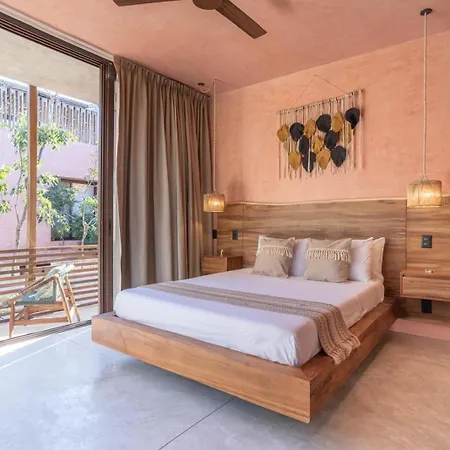 Primrose Jungle Paradise Villa, 3brd, Island Shower, 2 Private Pools, Gourmet Dining & 24hr Security Tulum