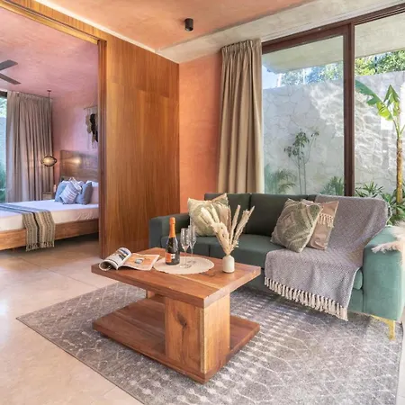 Villa Primrose Jungle Paradise Villa, 3brd, Island Shower, 2 Private Pools, Gourmet Dining & 24hr Security Tulum
