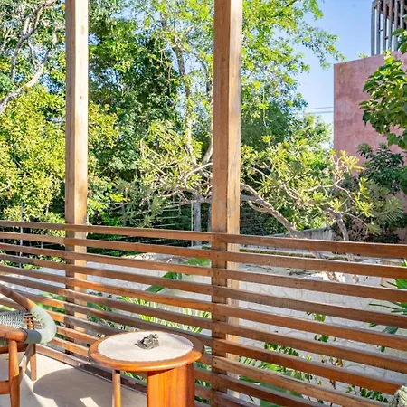Primrose Jungle Paradise Villa, 3brd, Island Shower, 2 Private Pools, Gourmet Dining & 24hr Security * Tulum