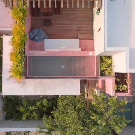 Villa Primrose Jungle Paradise Villa, 3brd, Island Shower, 2 Private Pools, Gourmet Dining & 24hr Security *