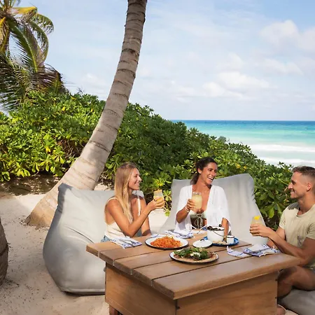 Lula Tulum, A Small Luxury 4*