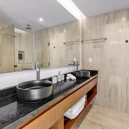 Lux Private Rooftop Pool With World Class Amenities Apartment *