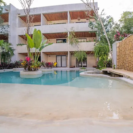 Jungle With Swim Up Pool - Free Club Apartment *