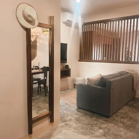 Jungle With Swim Up Pool - Free Club