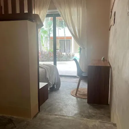 Jungle With Swim Up Pool - Free Club Apartment