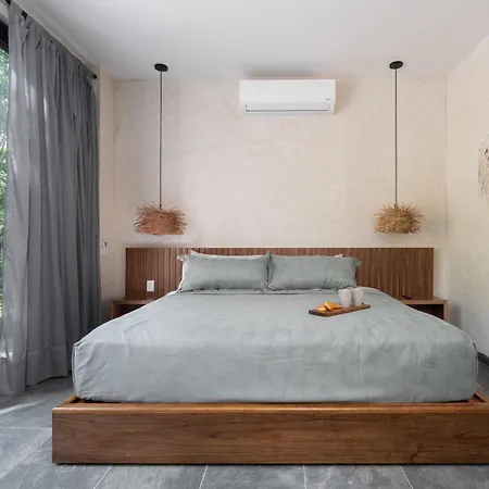 Twelve O'clock - Luxury Villa