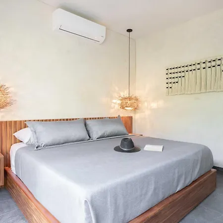 Twelve O'clock - Luxury Tulum