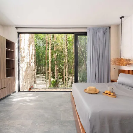 Twelve O'clock - Luxury Villa