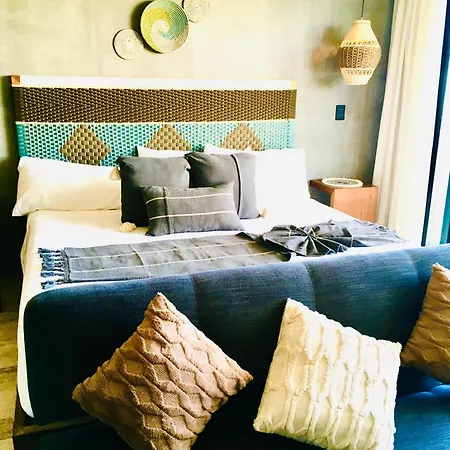Astonish In * Tulum
