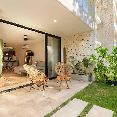Brand New Pool Side 2br Private Concierge