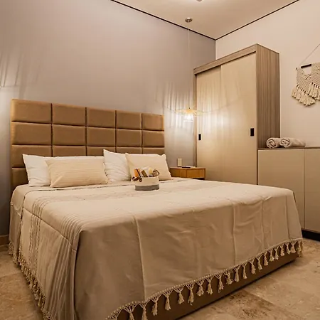 Luxury In The Zone Of Apartment *